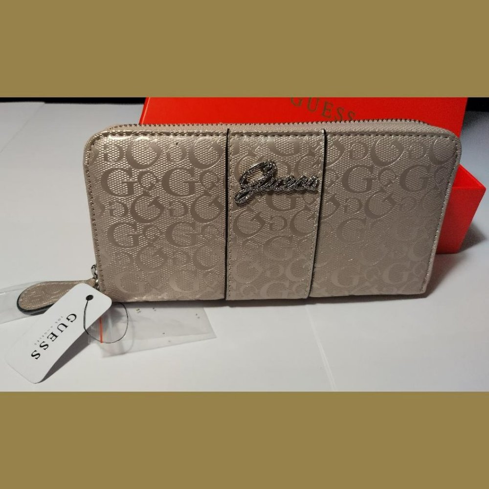 Guess Signature Wallet